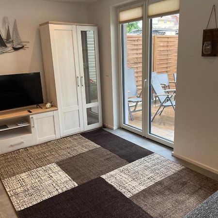 Ferienwohnung Nora Mit Blick Auf Den Ribnitzer See Exterior photo